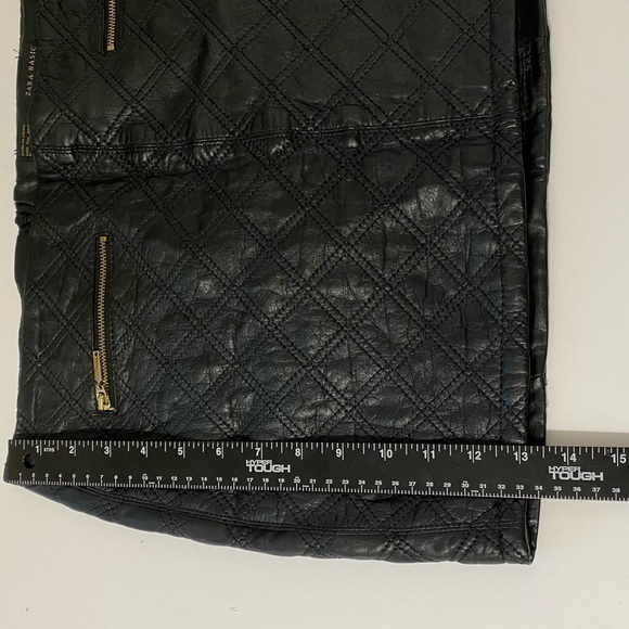 Zara Basic Black Vegan Leather Mini Skirt Size 11 - Picture 5 of 7